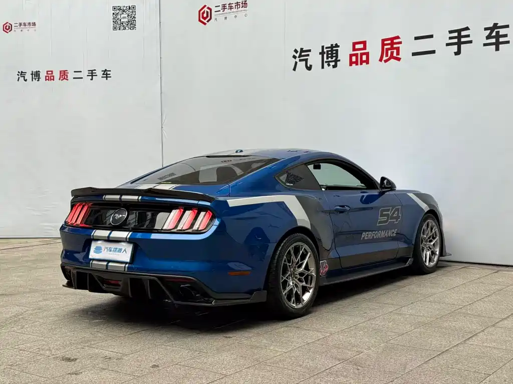Ford Mustang 2017 — фото 13