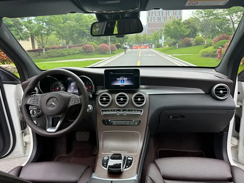 Mercedes-Benz GLC 2018 — фото 14
