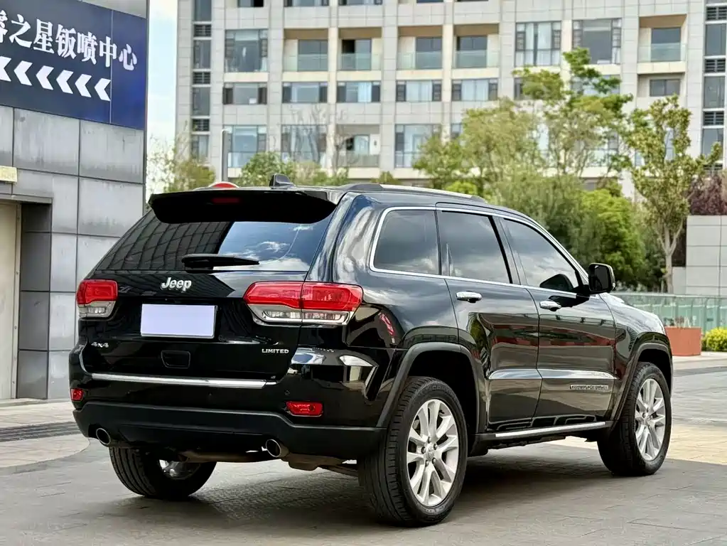 Jeep Grand Cherokee 2019 — фото 9
