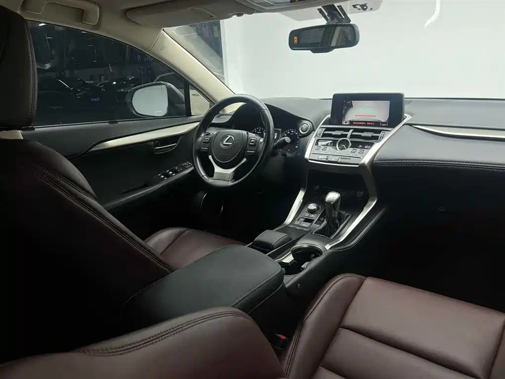 Lexus NX 2021 — фото 19