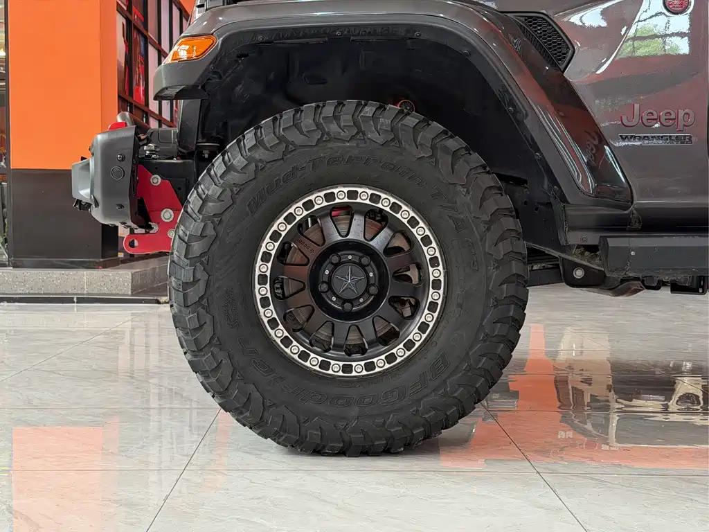 Jeep Wrangler 2022 — фото 25