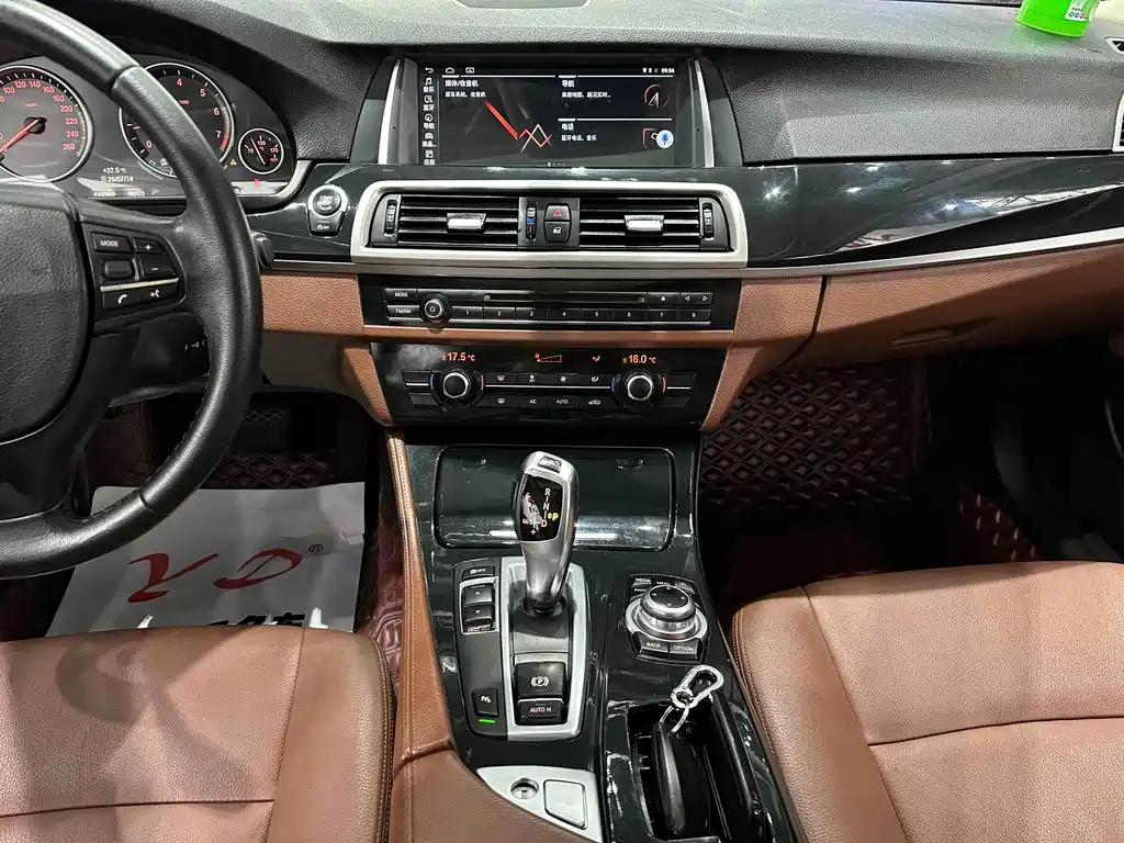 BMW 5 Series 2016 — фото 11