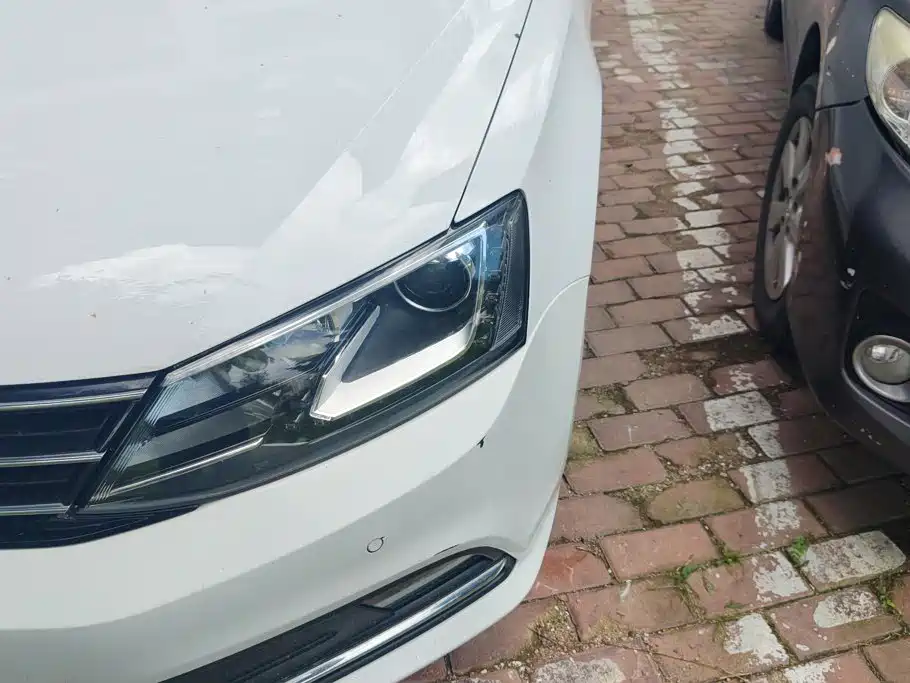 Volkswagen Sagitar 2017