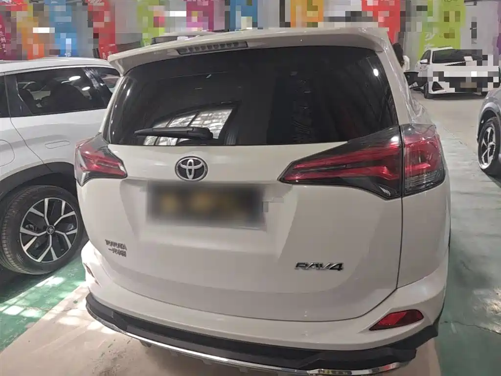 Toyota RAV4 2019 — фото 6