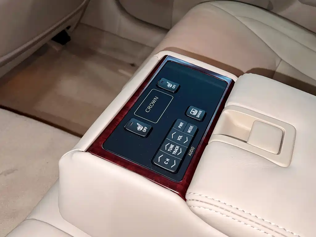 Toyota Crown 2011 — фото 14