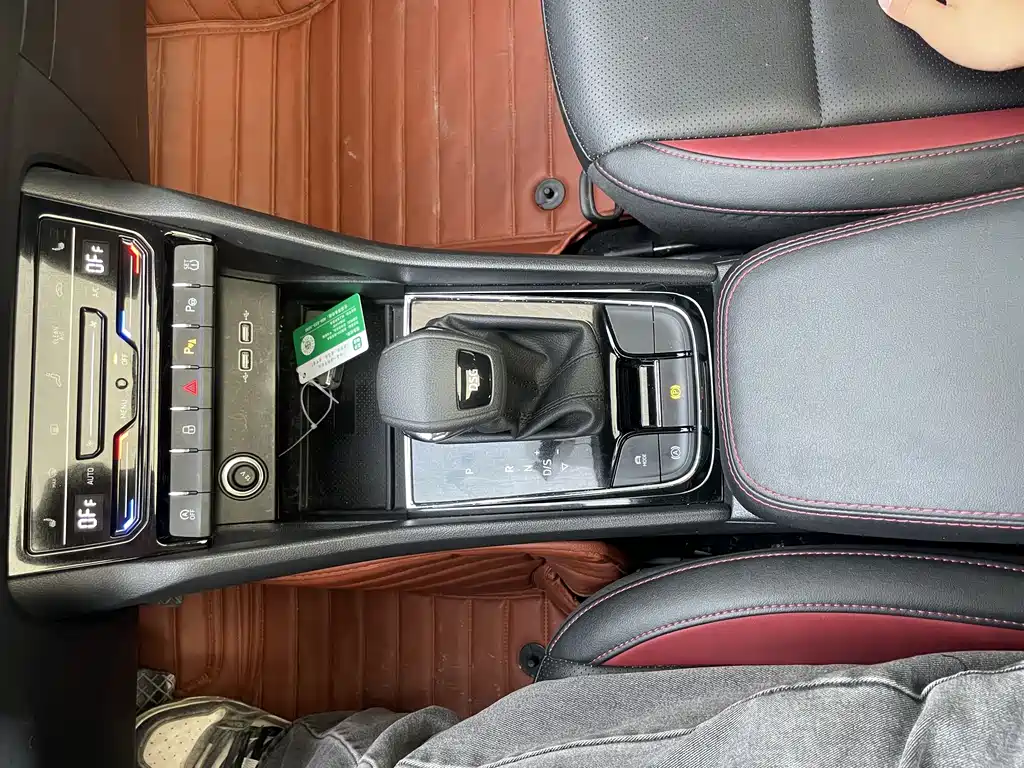 Skoda Karoq 2023 — фото 9