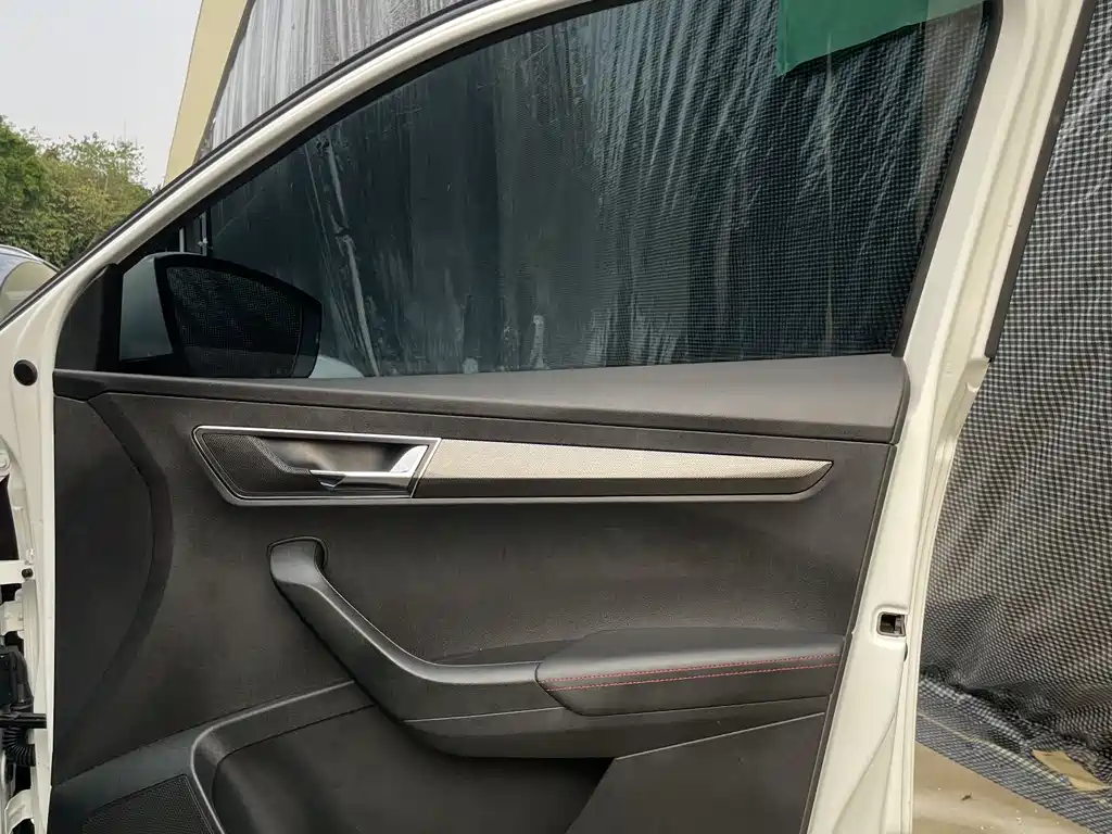 Skoda Karoq 2023 — фото 23