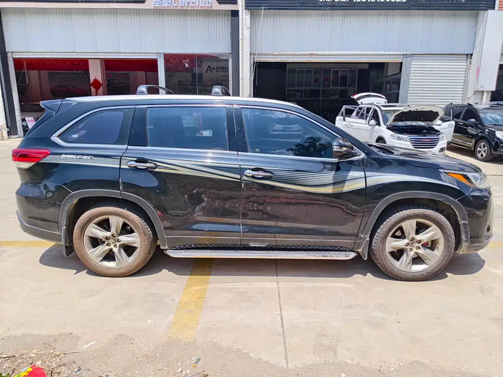Toyota Highlander 2018 — фото 11