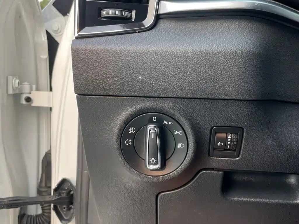 Skoda Karoq 2023 — фото 20