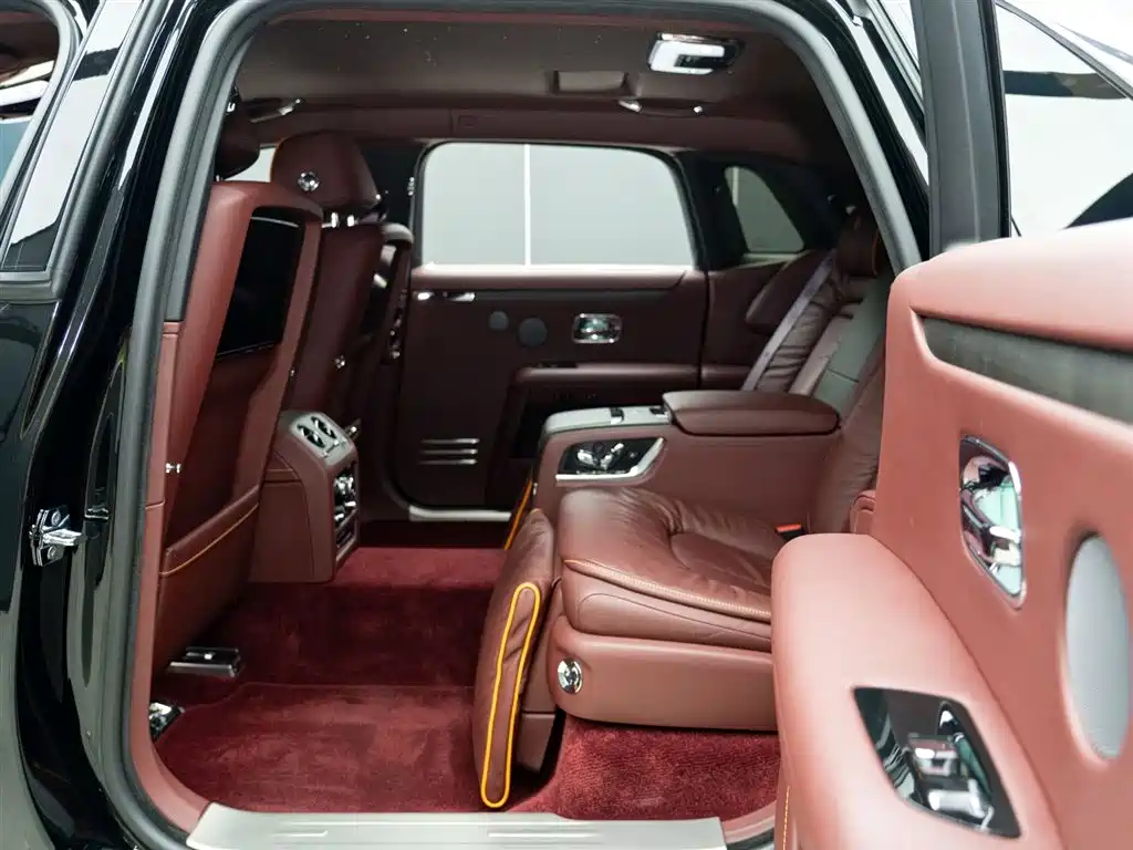 Rolls-Royce Ghost 2021 — фото 12