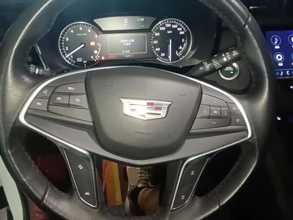 Cadillac XT5 2024 — фото 11