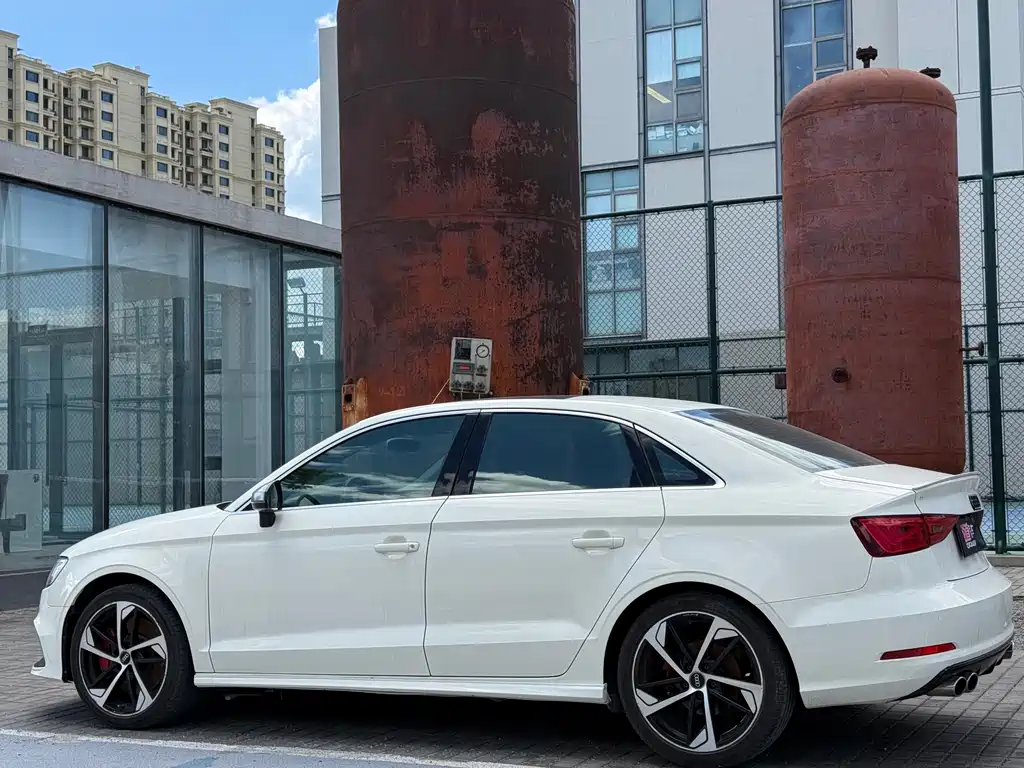 Audi A3 2016 — фото 8