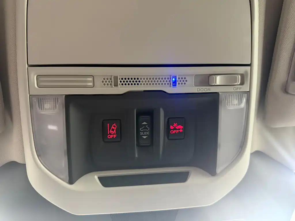 Subaru Forester 2023 — фото 17