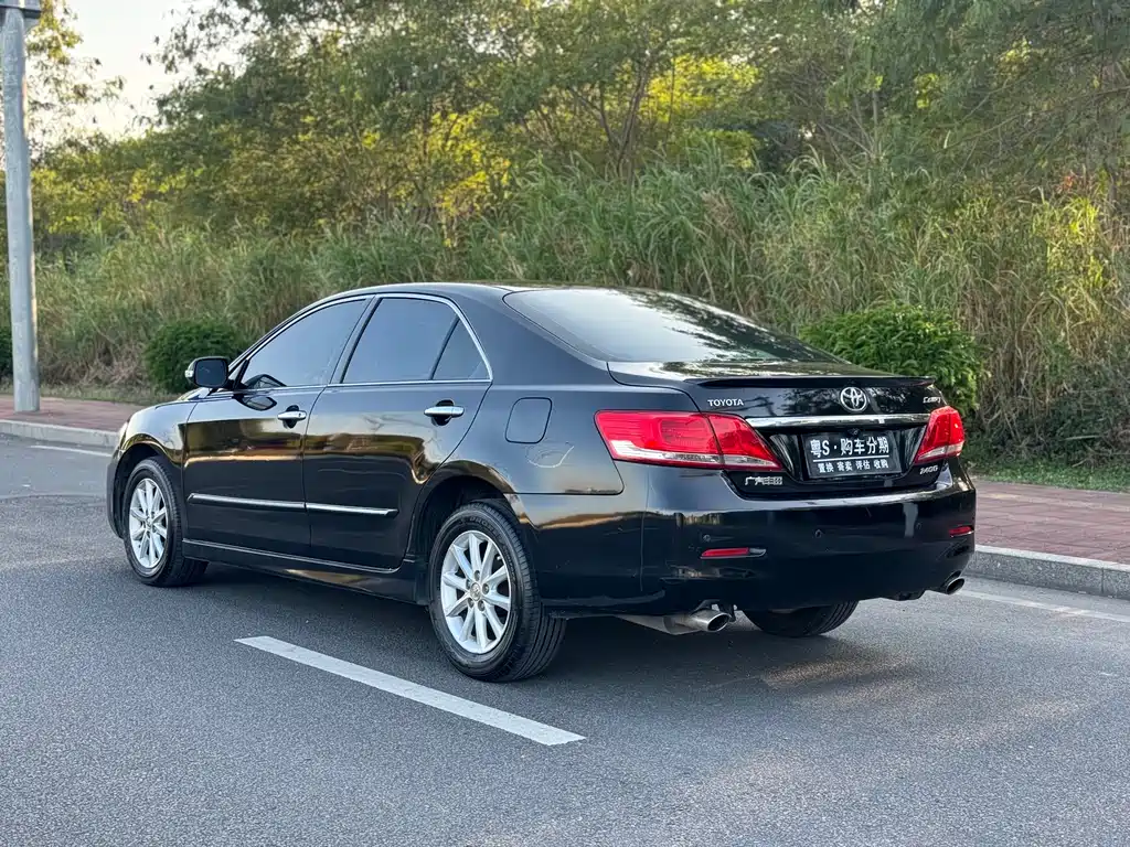 Toyota Camry 2009 — фото 20