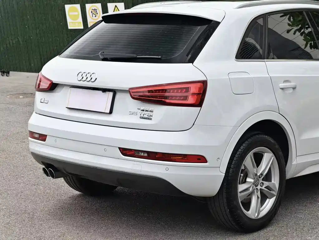 Audi Q3 2017 — фото 16