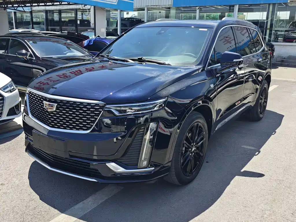 Cadillac XT6 2021 — фото 1