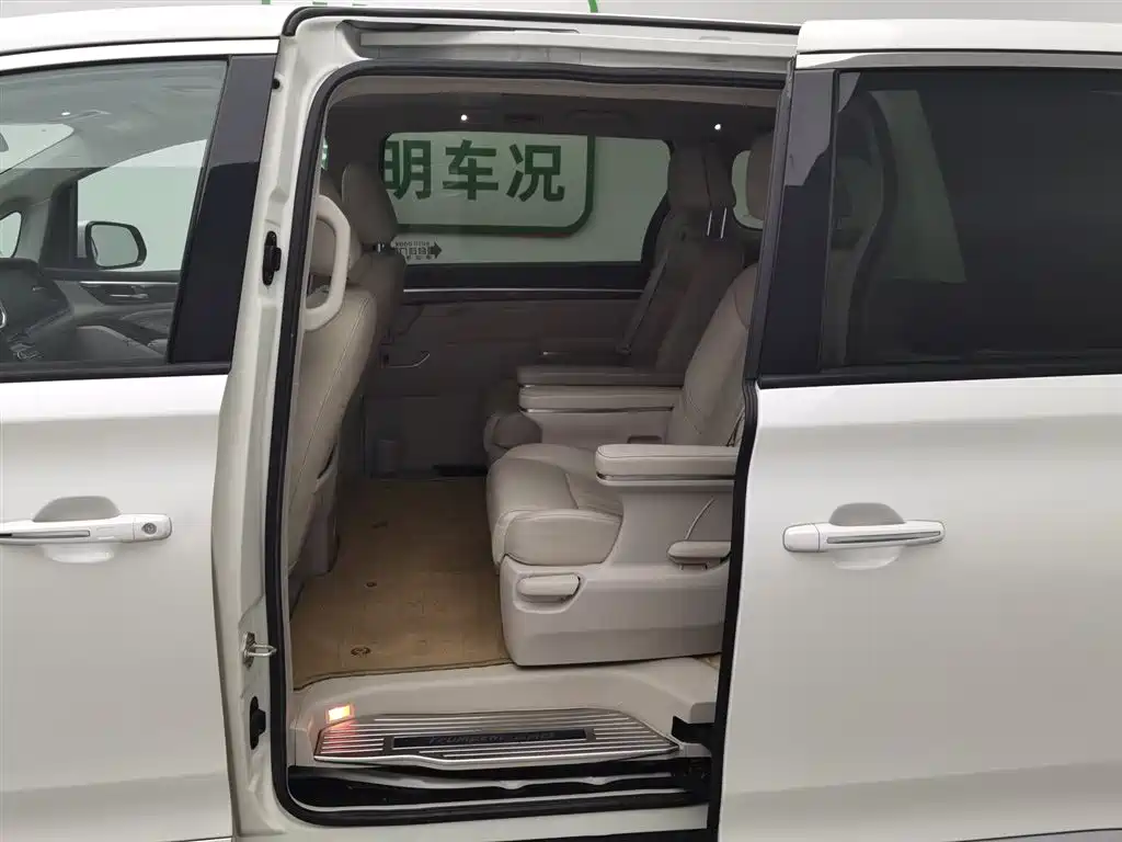 GAC Motor Trumpchi M8 2018 — фото 15