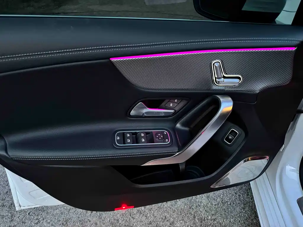 Mercedes-Benz A-Class 2022 — фото 16