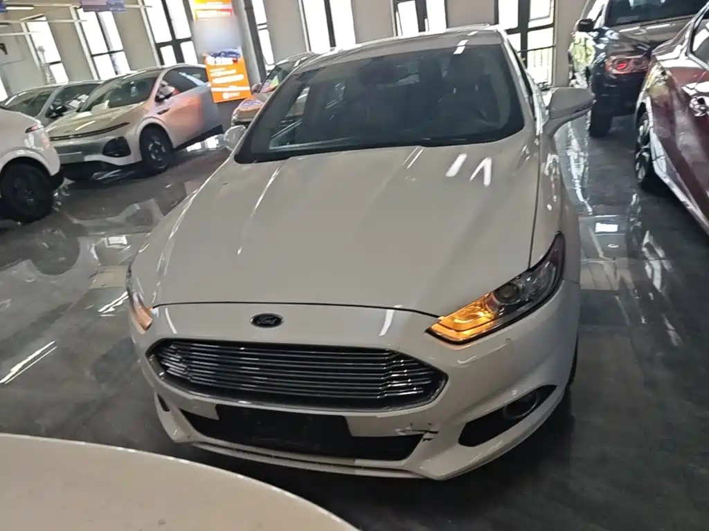 Ford Mondeo 2014 — фото 3