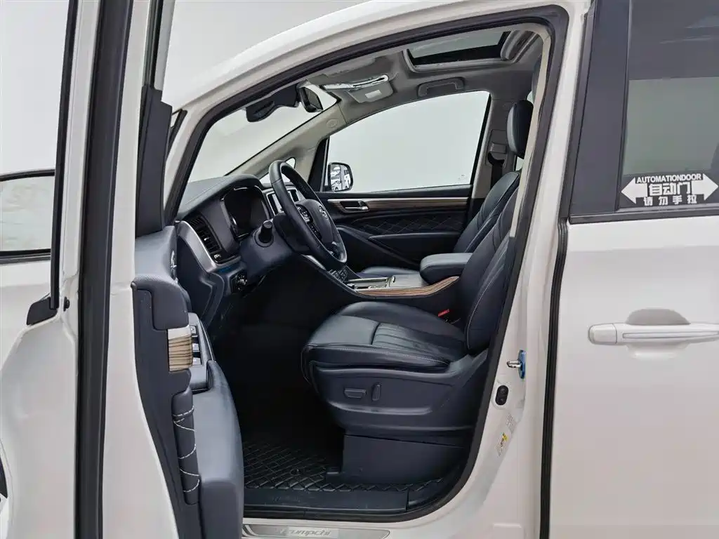 GAC Motor Trumpchi M8 2020 — фото 8