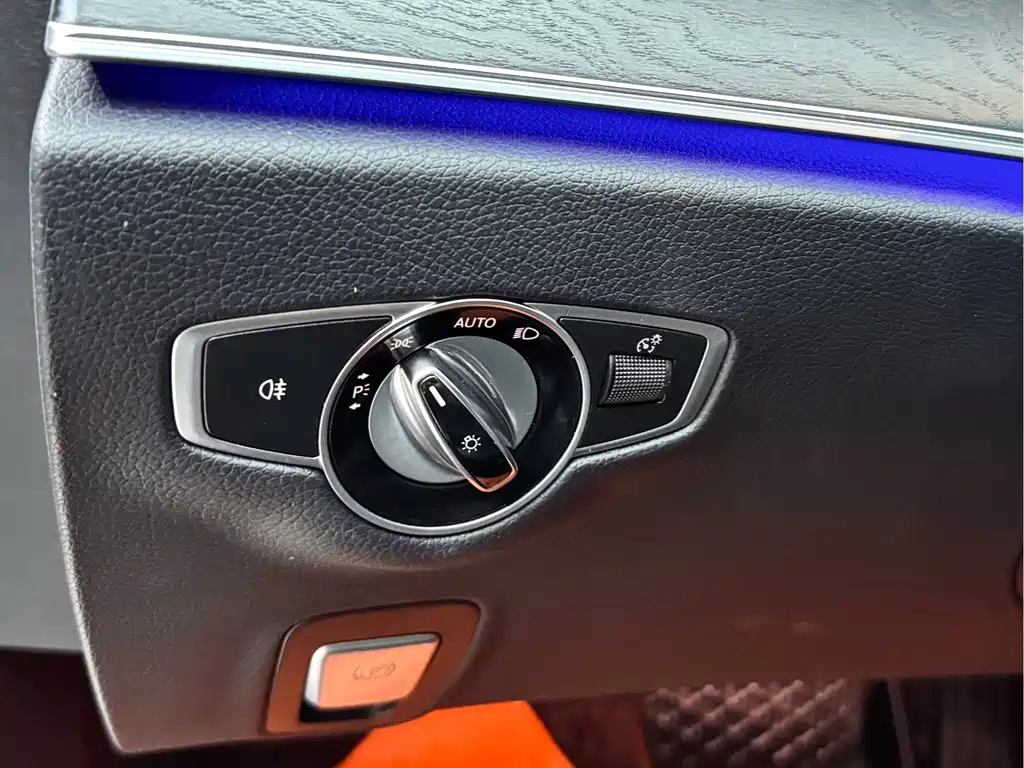 Mercedes-Benz E-Class 2018 — фото 15