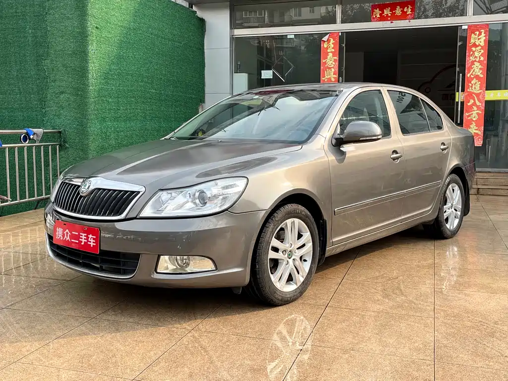 Skoda Octavia 2013 — фото 2