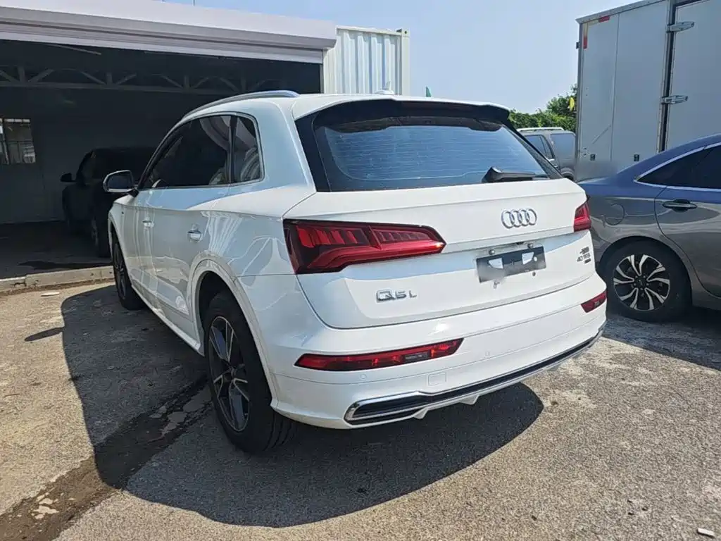 Audi Q5L 2018 — фото 5