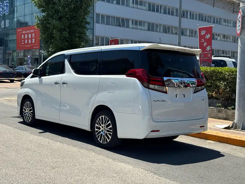 Toyota Alphard 2015 — фото 17