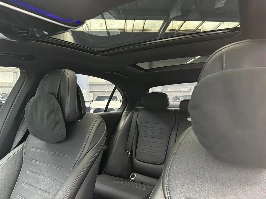 Mercedes-Benz C-Class 2025 — фото 11