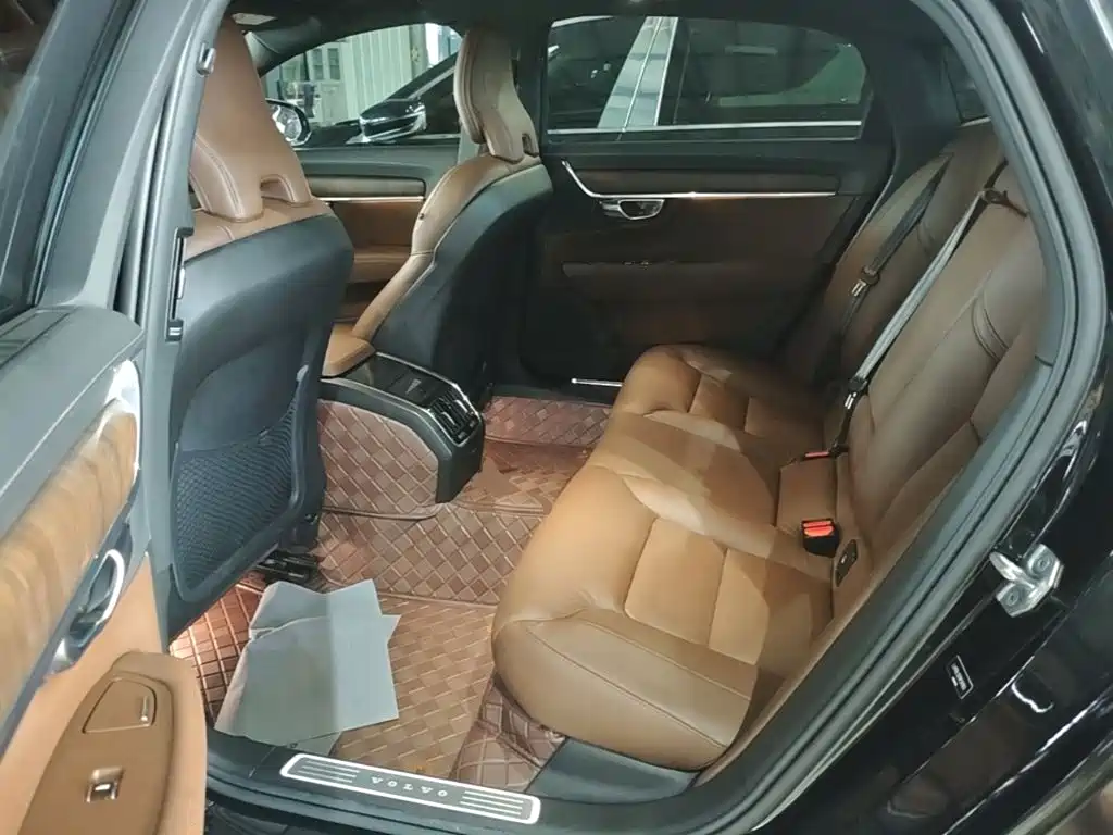 Volvo S90 2022 — фото 17