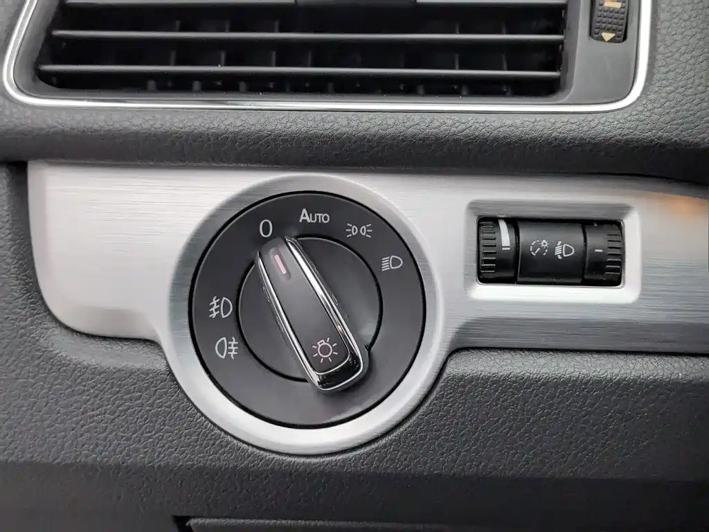 Volkswagen Passat 2015 — фото 21