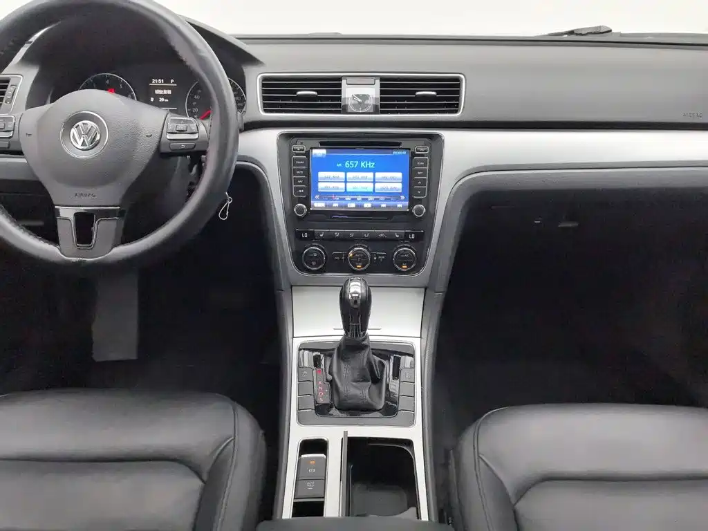 Volkswagen Passat 2015 — фото 12