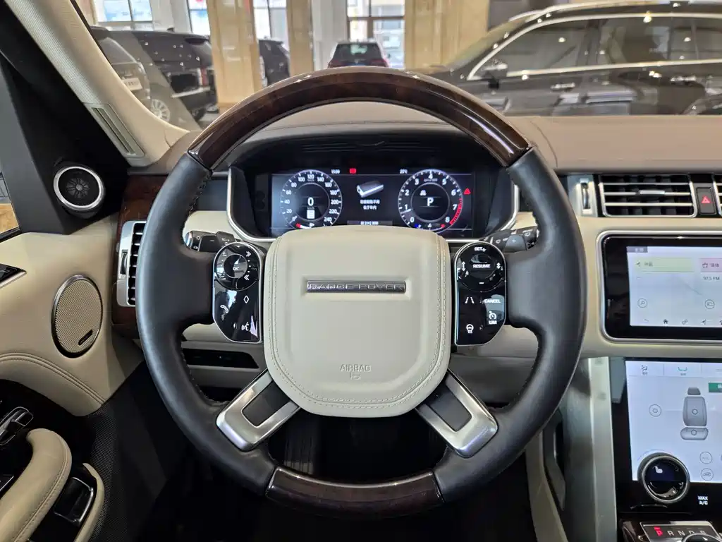 Land Rover Range Rover 2019 — фото 18