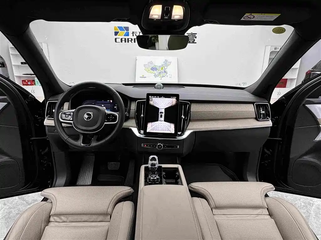 Volvo XC90 Plug-In Hybrid 2025 — фото 9