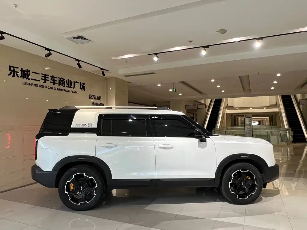 Beijing Off-Road BJ30 2024 — фото 13