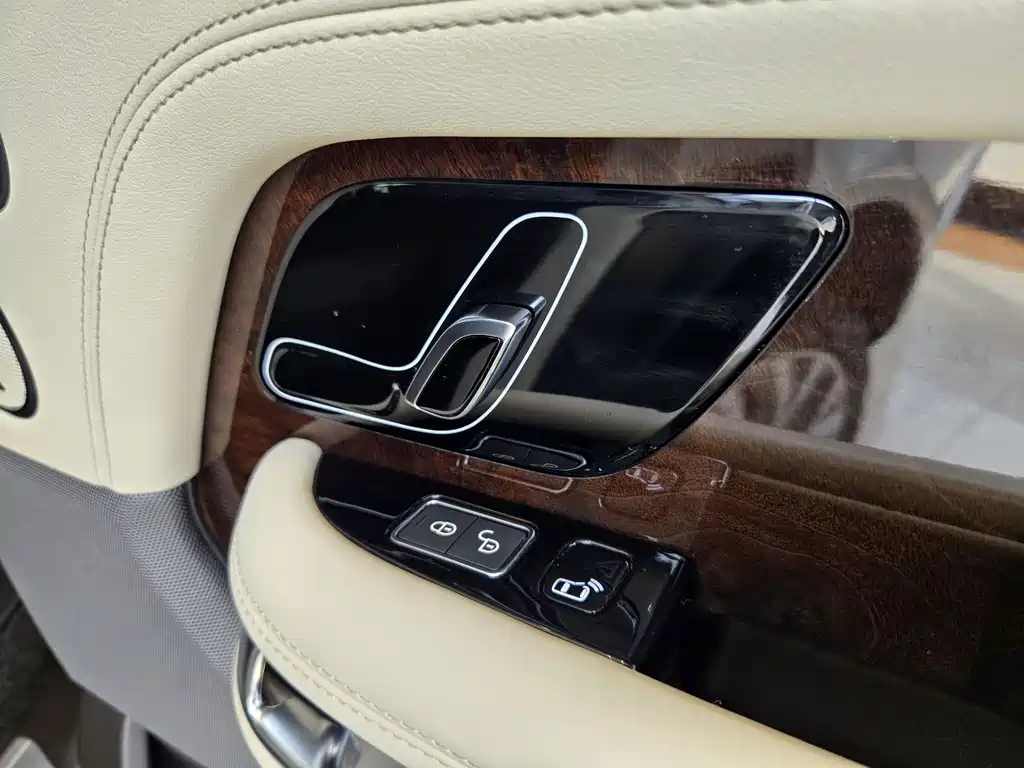 Land Rover Range Rover 2019 — фото 28