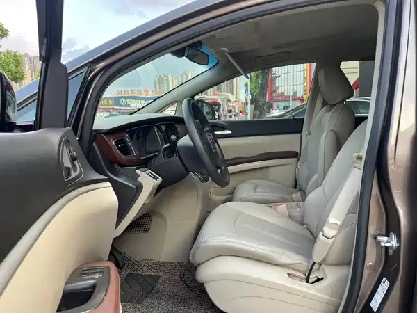 Buick GL8 2017