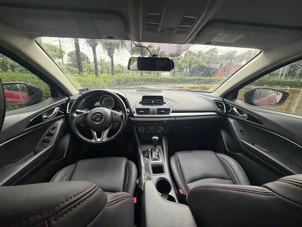 Mazda 3 Angkesela 2015
