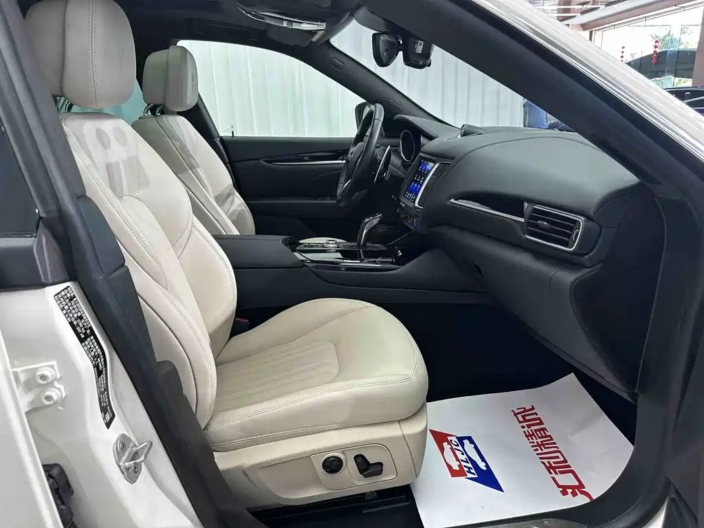 Maserati Levante 2019 — фото 16