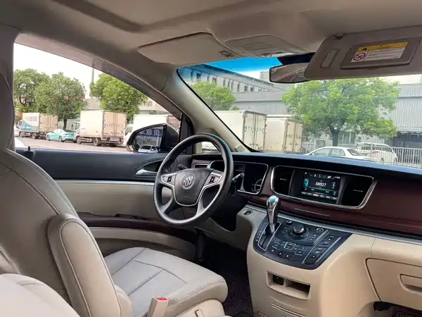 Buick GL8 2017