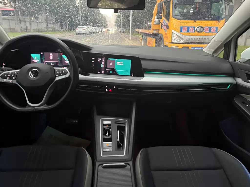 Volkswagen Golf 2023
