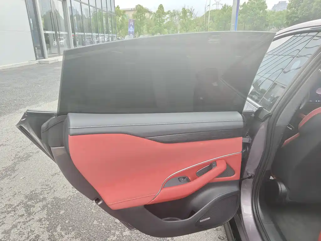 Xiaomi SU7 2025 — фото 12