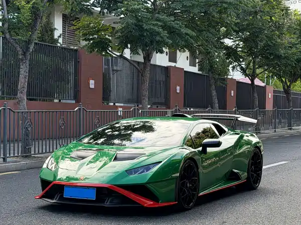 Lamborghini Huracan 2022
