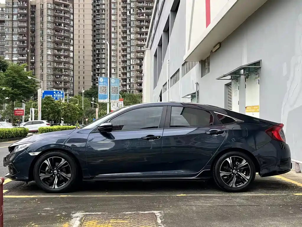 Honda Civic 2021 — фото 9