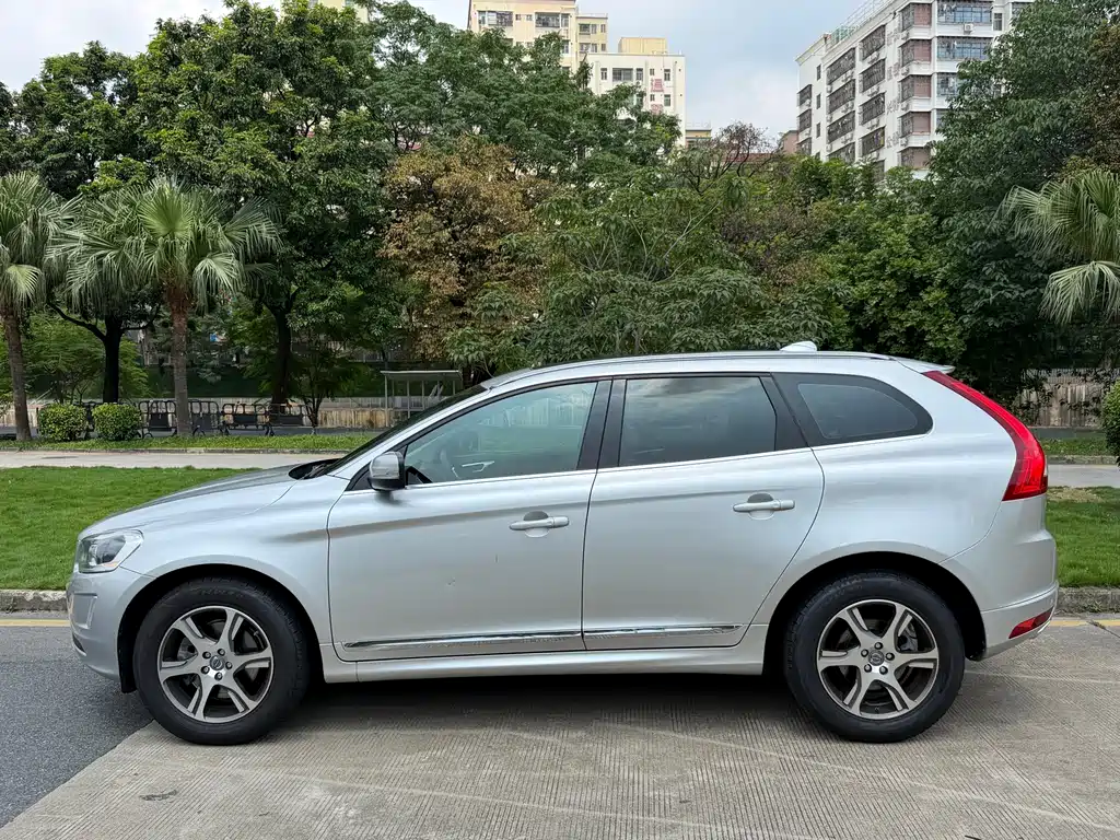 Volvo XC60 2015 — фото 7