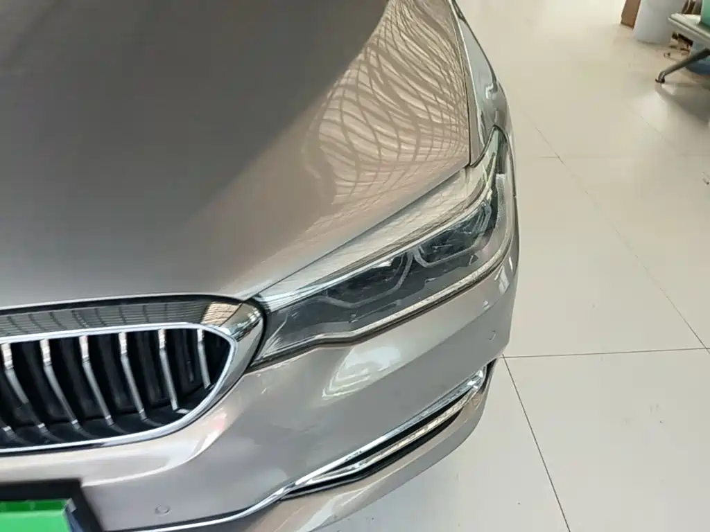 BMW 5 Series 2018 — фото 24