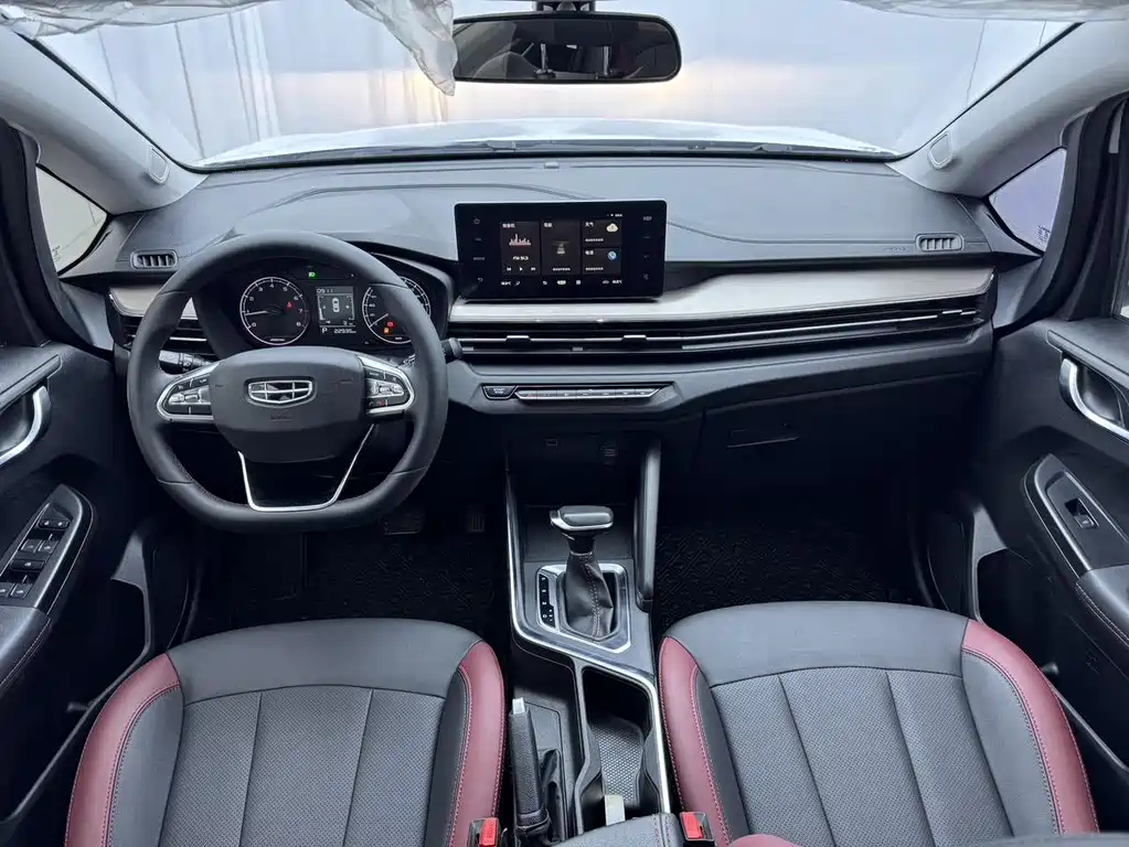 Geely Vision X3 2022 — фото 12