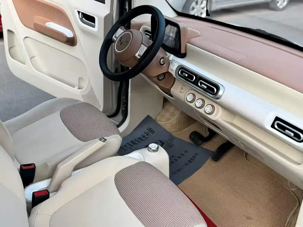 Wuling Hongguang MINIEV 2025