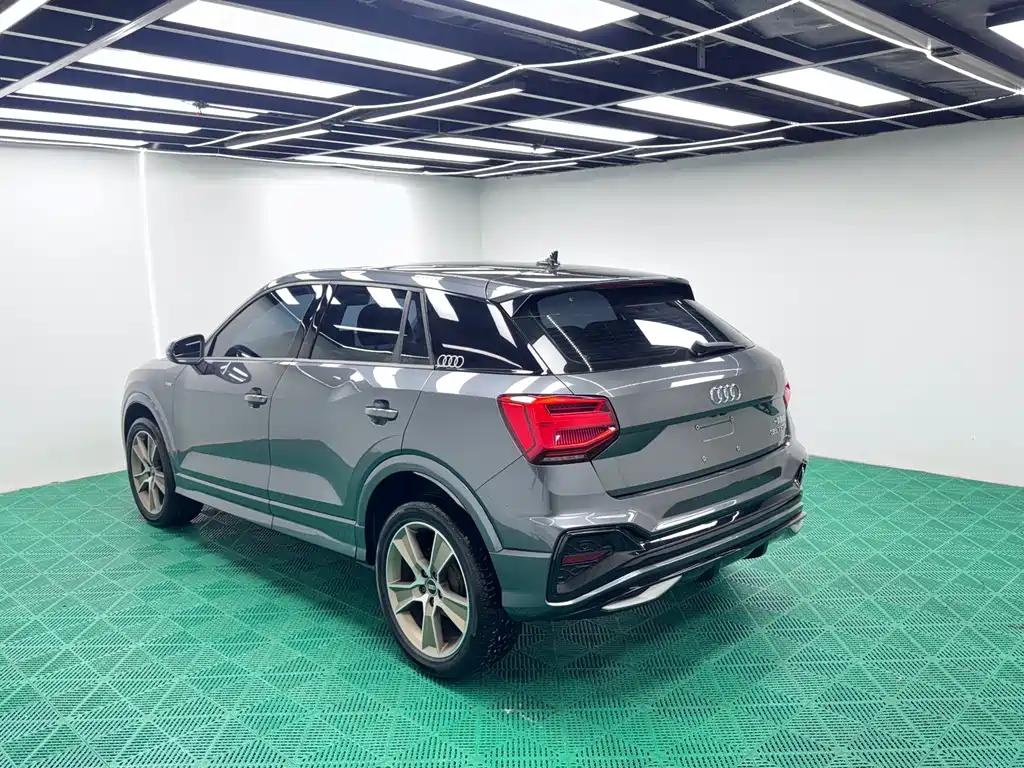 Audi Q2L 2023 — фото 4