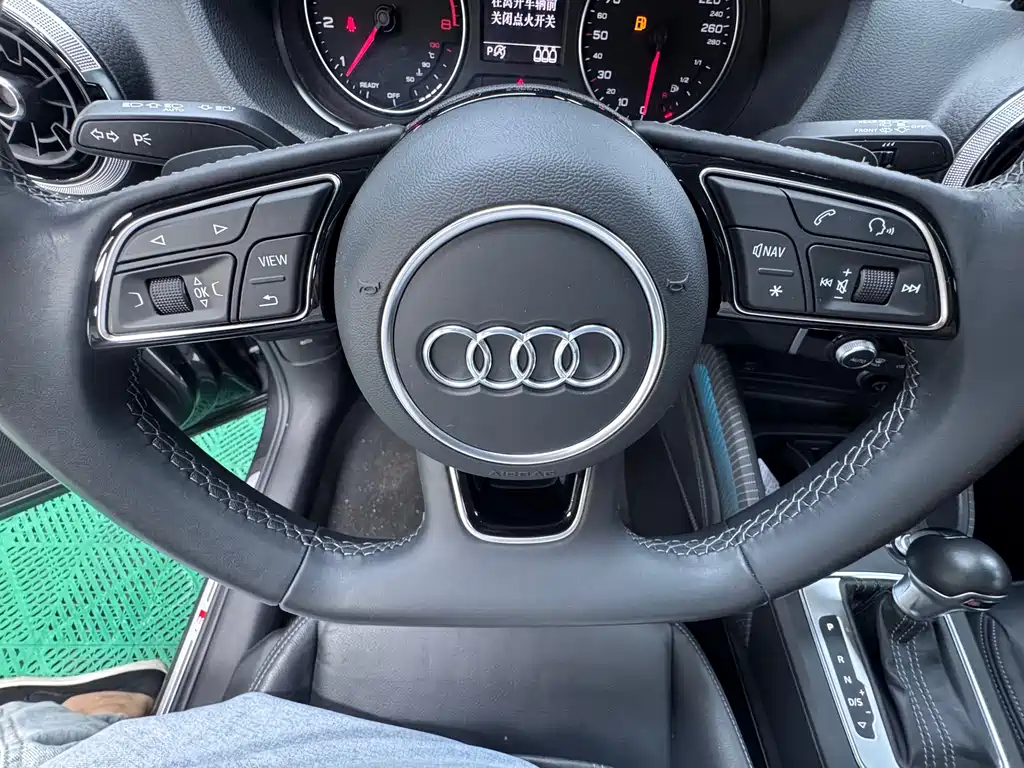 Audi Q2L 2023 — фото 20